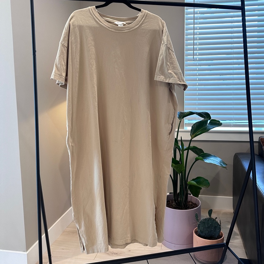 Tan T-shirt dress with pocket